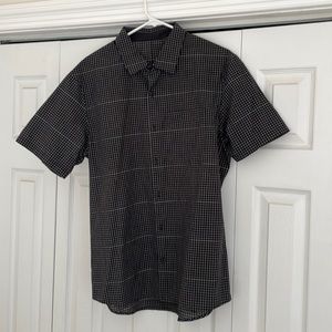 Lululemon short sleeve button-down shirt size Large